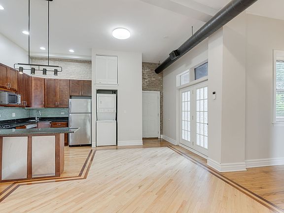 5th image of 5014 S King Dr #2W