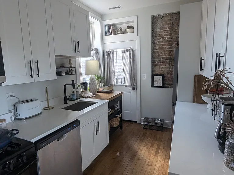 958 N Winchester Ave #3N — Photo 5