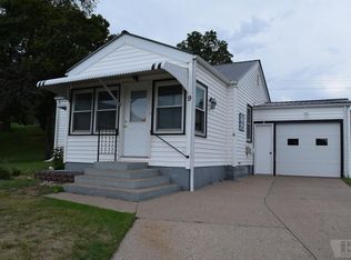 9 Storms Ct, Fort Madison, IA 52627