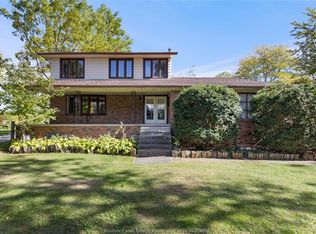 1189 Front Rd N, Amherstburg, ON N9V3R3