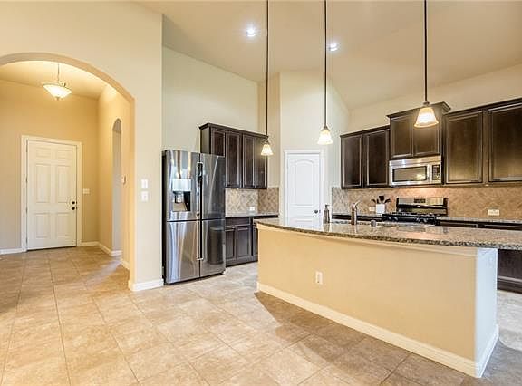 5th image of 1409 Nightingale Dr