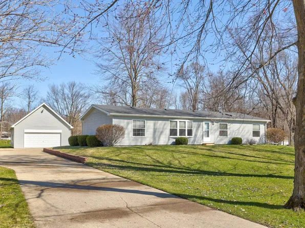 317 E Maple St, Saint Charles, MI 48655
