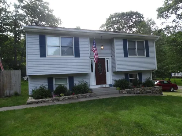 308 Noank Ledyard Rd, Groton, CT 06355