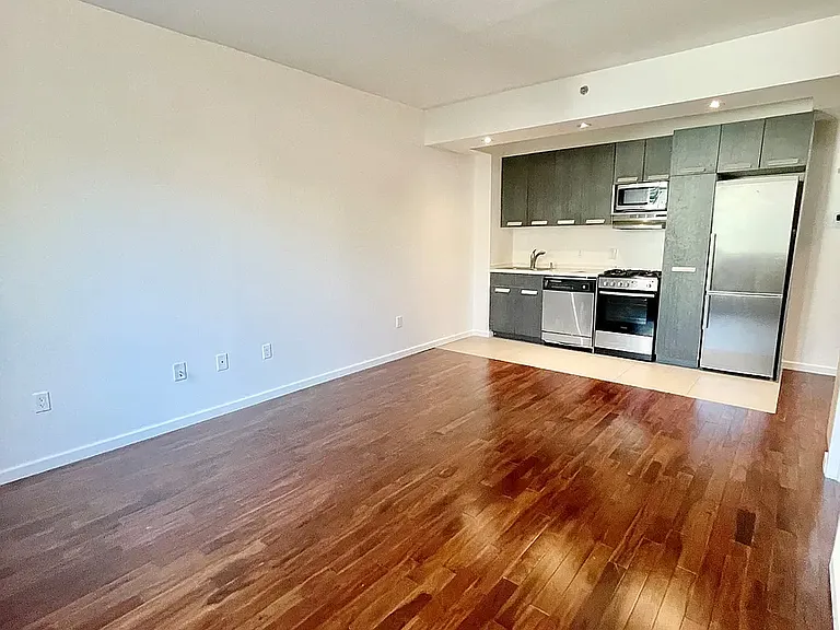 573 W 161st St #2DD — Photo 2
