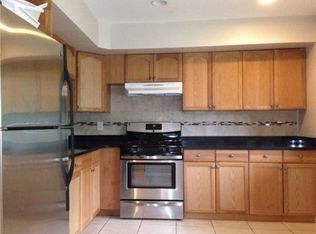 310 Old Town Rd, East Setauket, NY 11733