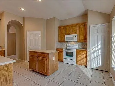 8629 Stetson Dr — Photo 4