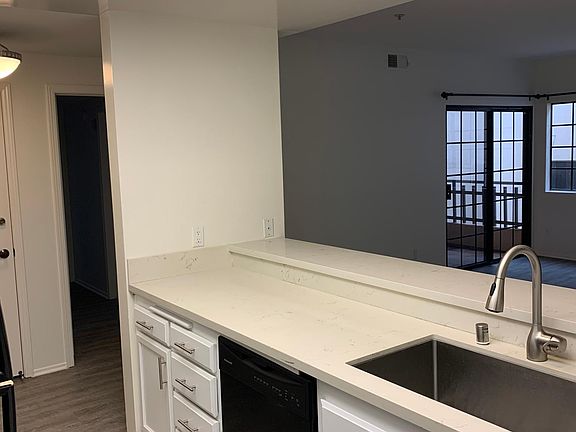 4th image of 12340 Montana Ave #205
