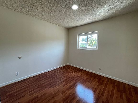 5th image of 915 E Palmer Ave #0