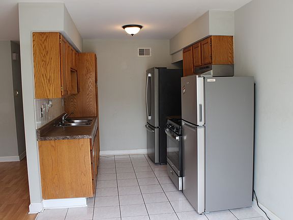 3rd image of 1215 Cypress Dr #1215