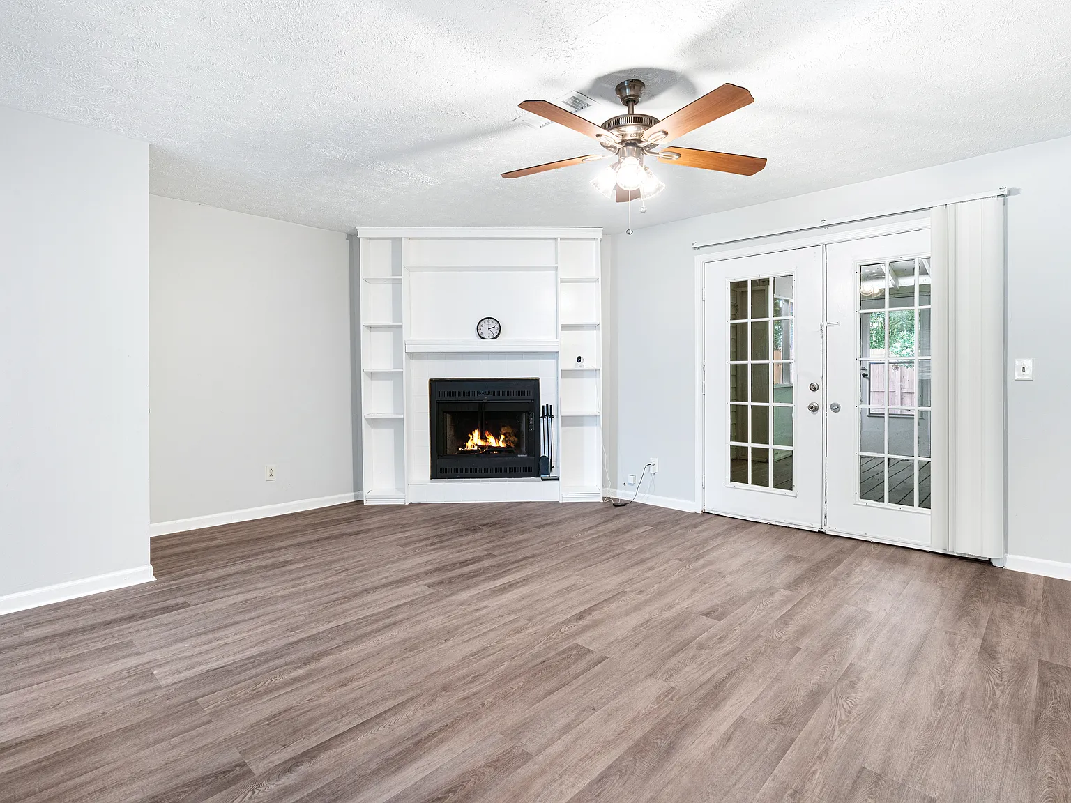 2 bed, 2.5 bath, 1188 sqft, $1,400 — Photo 2