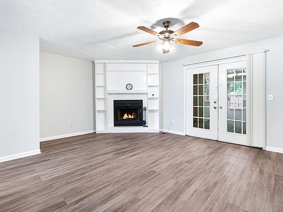 2nd image of 657 Hunting Creek Ln SE #657
