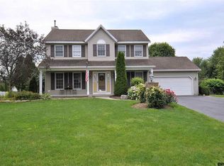 18 Harwick Dr, Glenmont, NY 12077