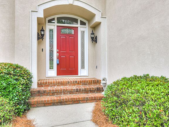 3rd image of 720 Deerwood Pl
