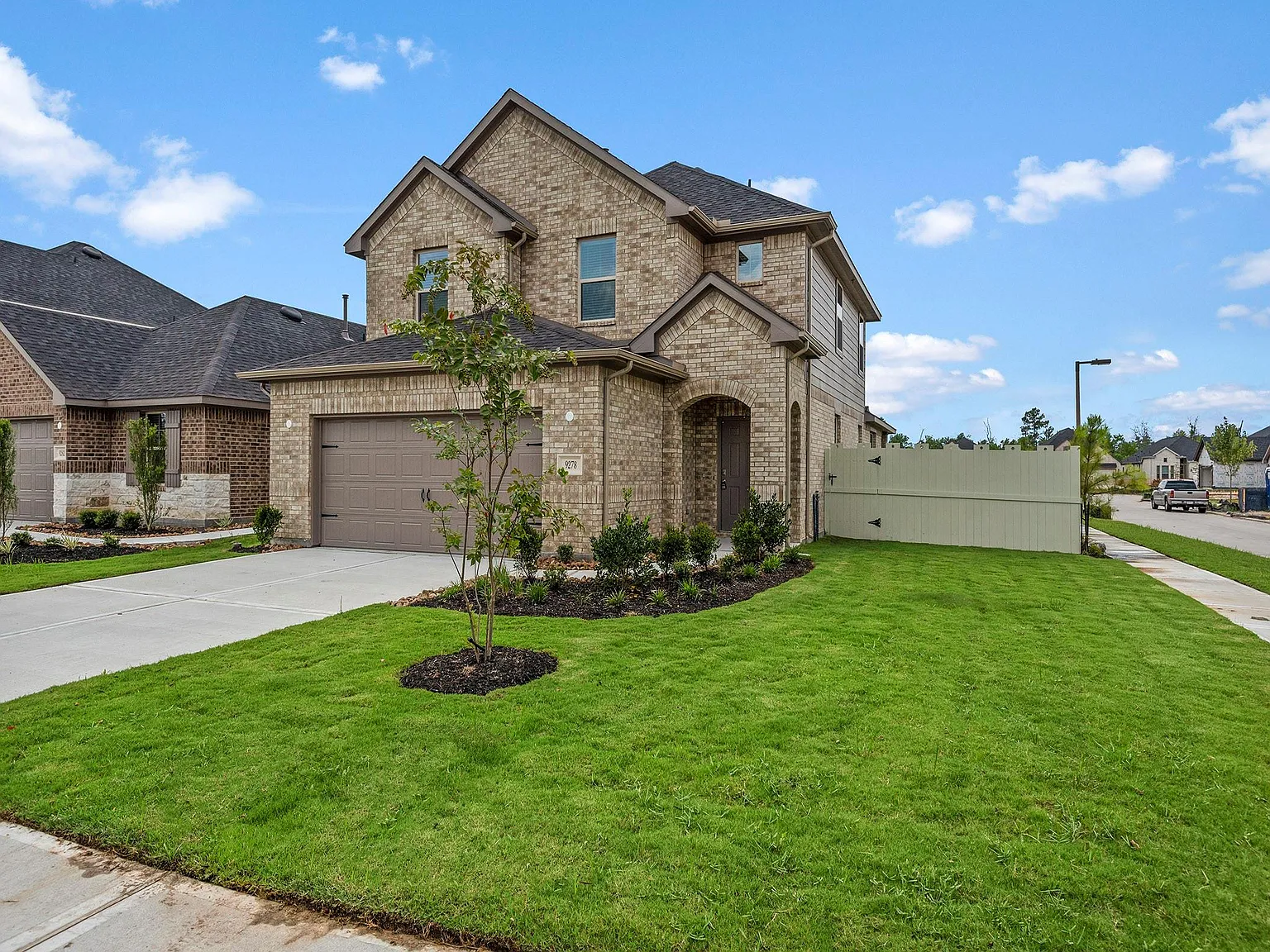 4 bed, 2.5 bath, 2181 sqft, $2,600 — Photo 3