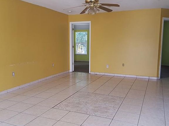2nd image of 714 29th Street Ct E