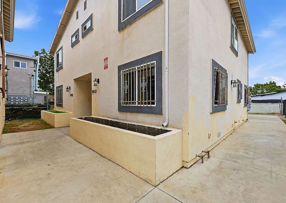 10422 S Figueroa St #10422