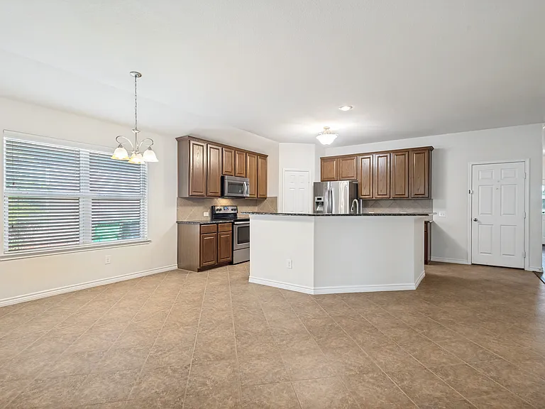 1212 Villa Paloma Blvd — Photo 9