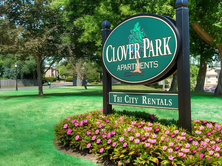 Clover Park — Photo 20