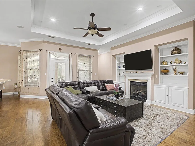 3078 Dickinson Dr — Photo 39