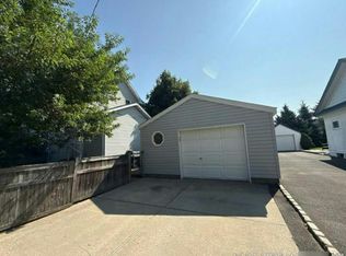 76 Driving Park Ave, Lynbrook, NY 11563