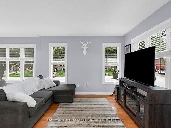 2nd image of 52 Harbour Cres