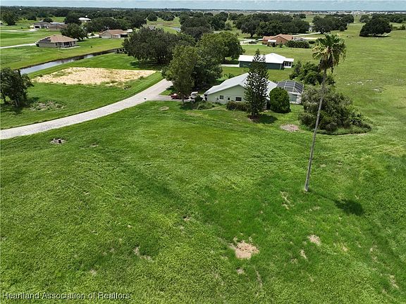 3rd image of 1209 Blue Heron Dr