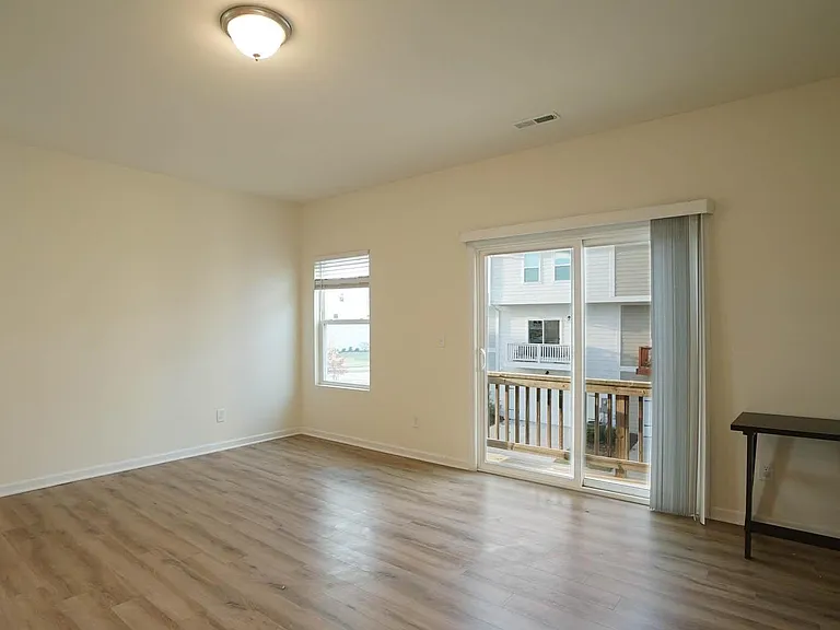 1041 Salt Glaze Ln — Photo 18