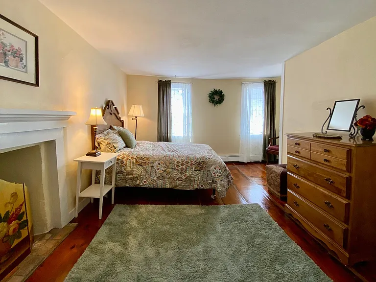 61 Middle St #2 — Photo 12