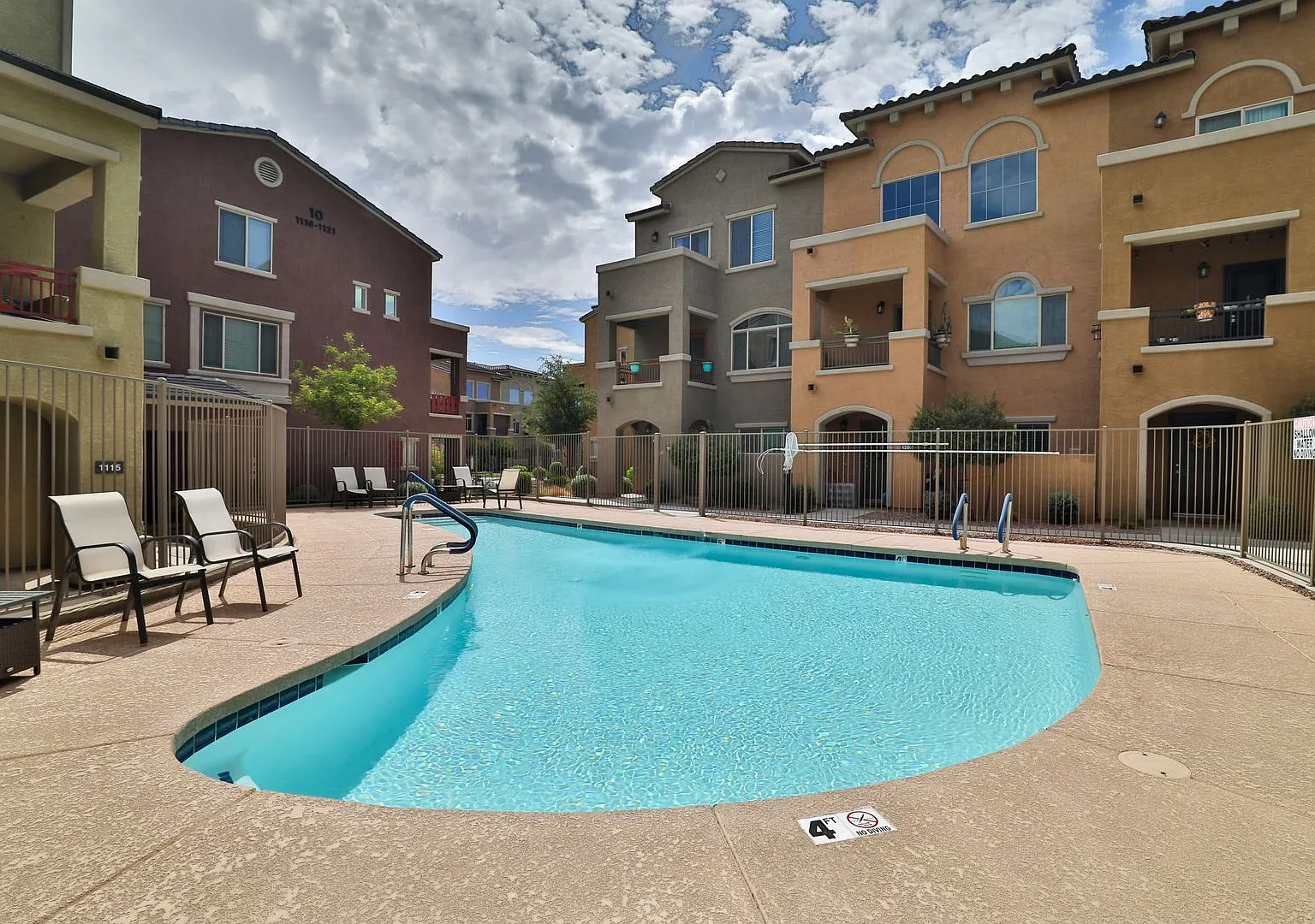 Furnished 2 bed / 2.5 bath Gilbert Condo in Gated Community w/ 2 pools. — Photo 2
