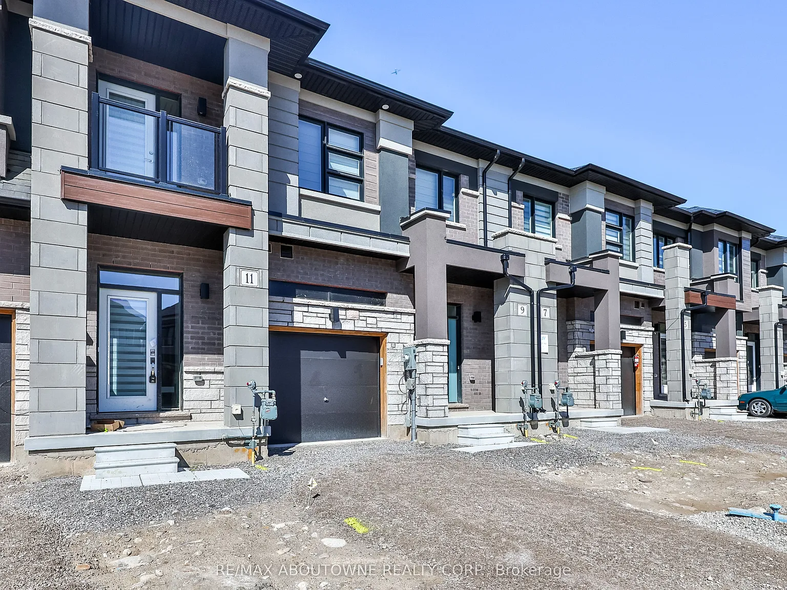 3 bed, $2,500 — Photo 1