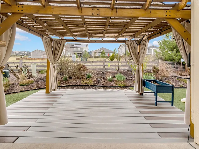 1086 McMurdo Cir — Photo 24