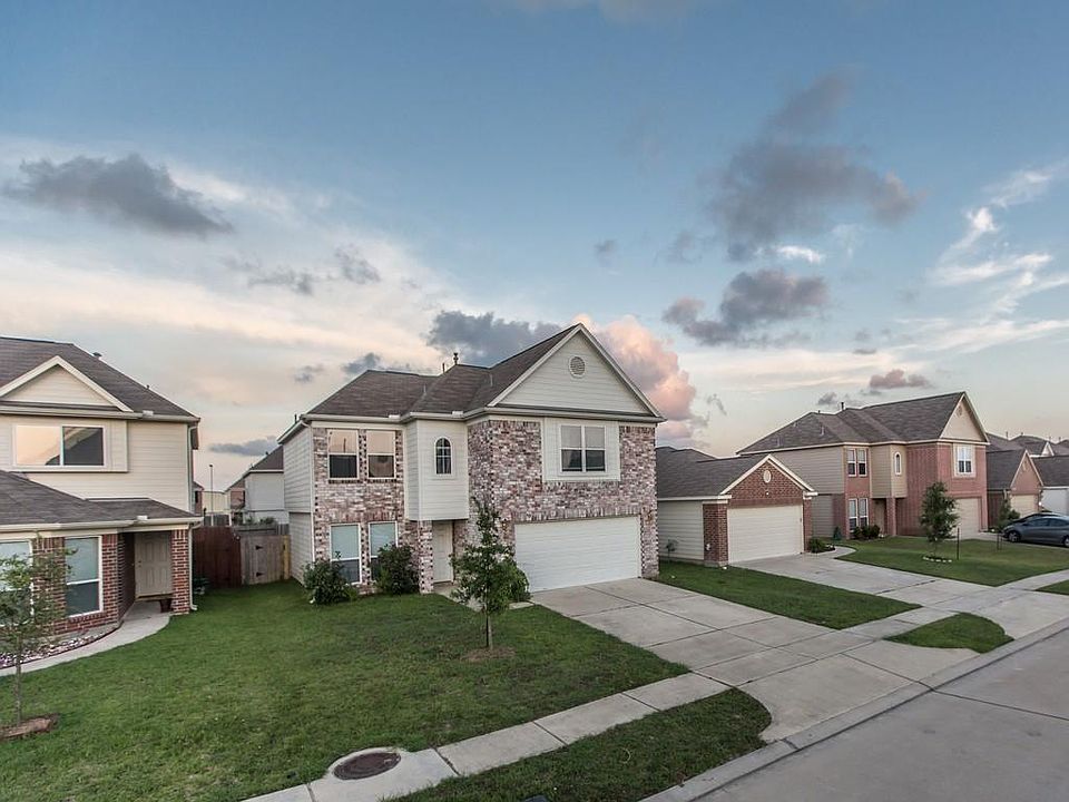 1st image of 3630 Barkers Crossing Ave