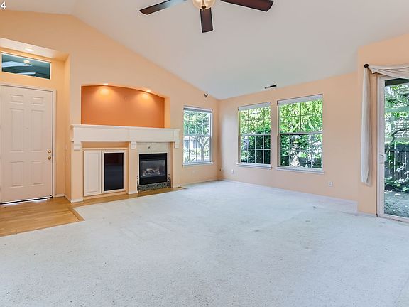 4th image of 6162 NE Rosebay Dr