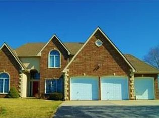 1233 S Desoto Rd, Lansing, KS 66043