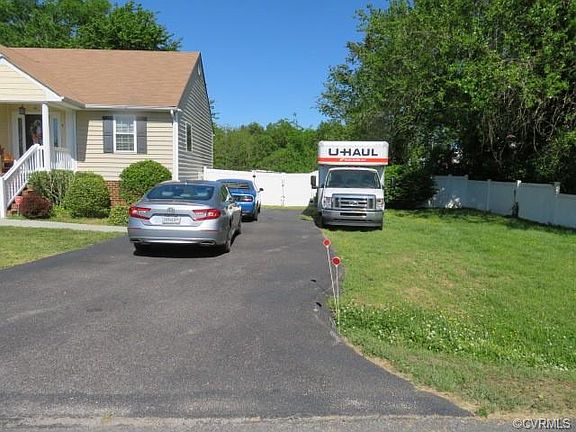 3rd image of 21607 Lee St