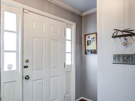 5th image of 1126 Moorestown Cir