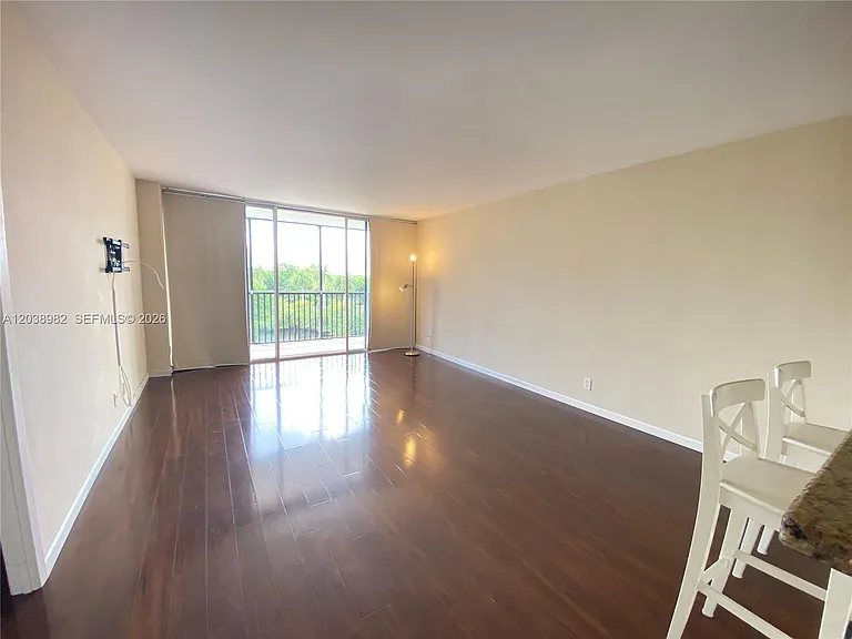 3401 N Country Club Dr #504 — Photo 3