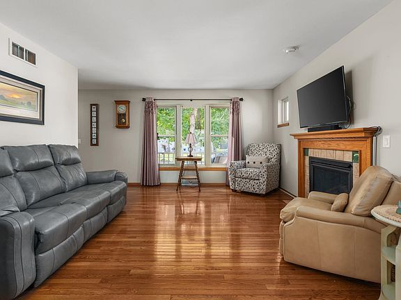 4th image of 6934 Dominion Dr