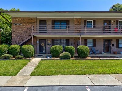 310 S Cherry St #B, Kernersville, NC, 27284