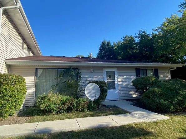13 Eastham Ct #13, Schaumburg, IL 60193