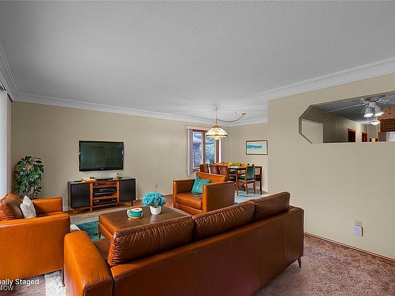 4th image of 9941 Shady Ln