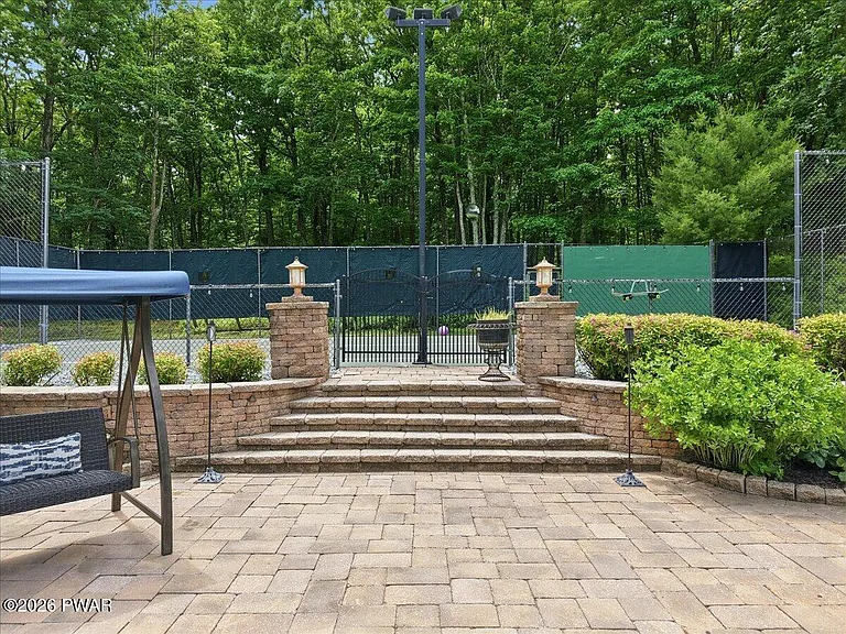 1075 Acacia Dr — Photo 60