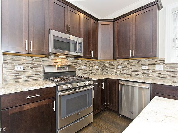 3rd image of 2535 N Rockwell St #2