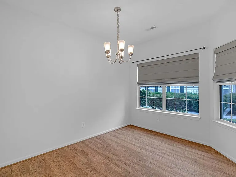 417 Belmont Cir — Photo 4