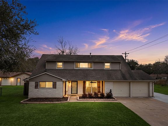 2nd image of 301 Mimosa Dr