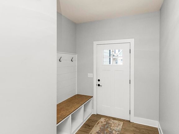 3rd image of 2623 Leawood Ct