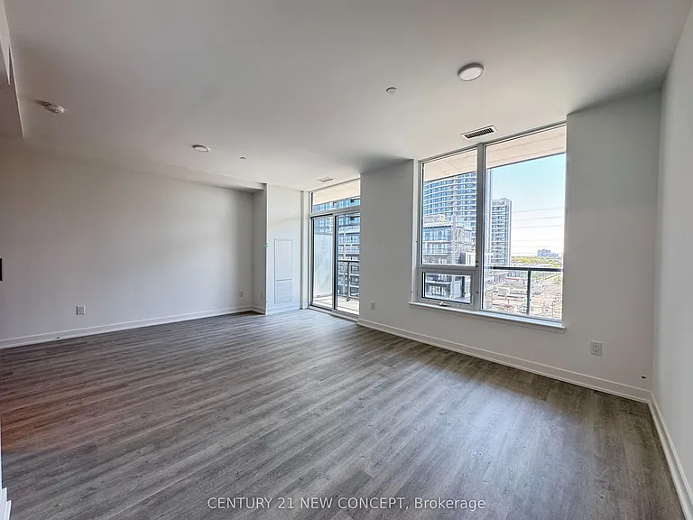 5105 Hurontario St #412 — Photo 14