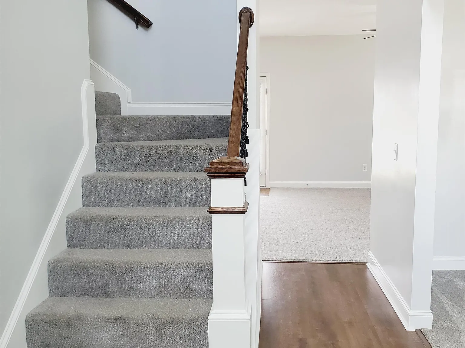 65 Thorp Cir - 1 — Photo 2