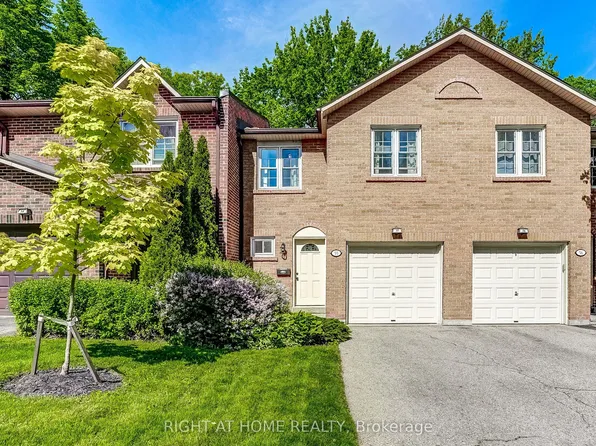 2120 Rathburn Rd E APT 55, Mississauga, ON L4W 2S8