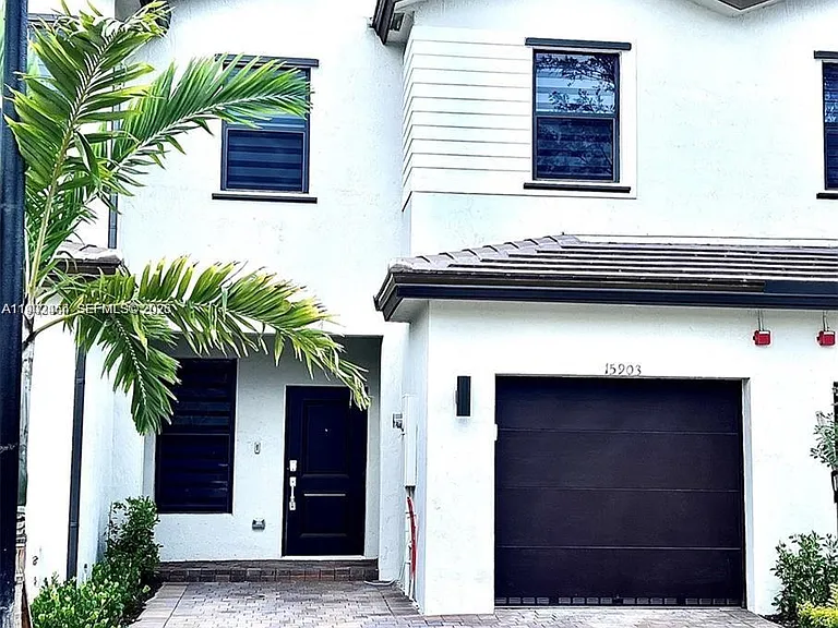 SW 2nd Pl — Photo 6